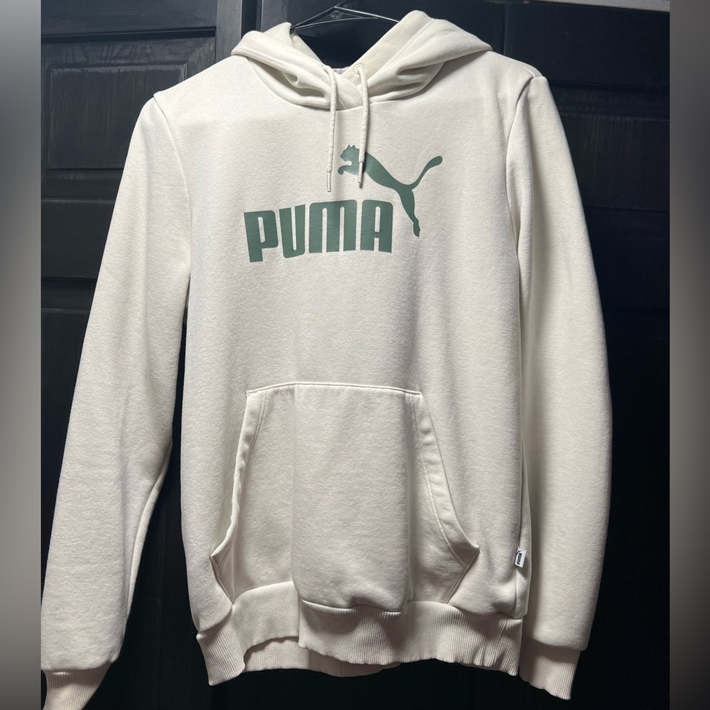 PUMA women’s sweatshirt